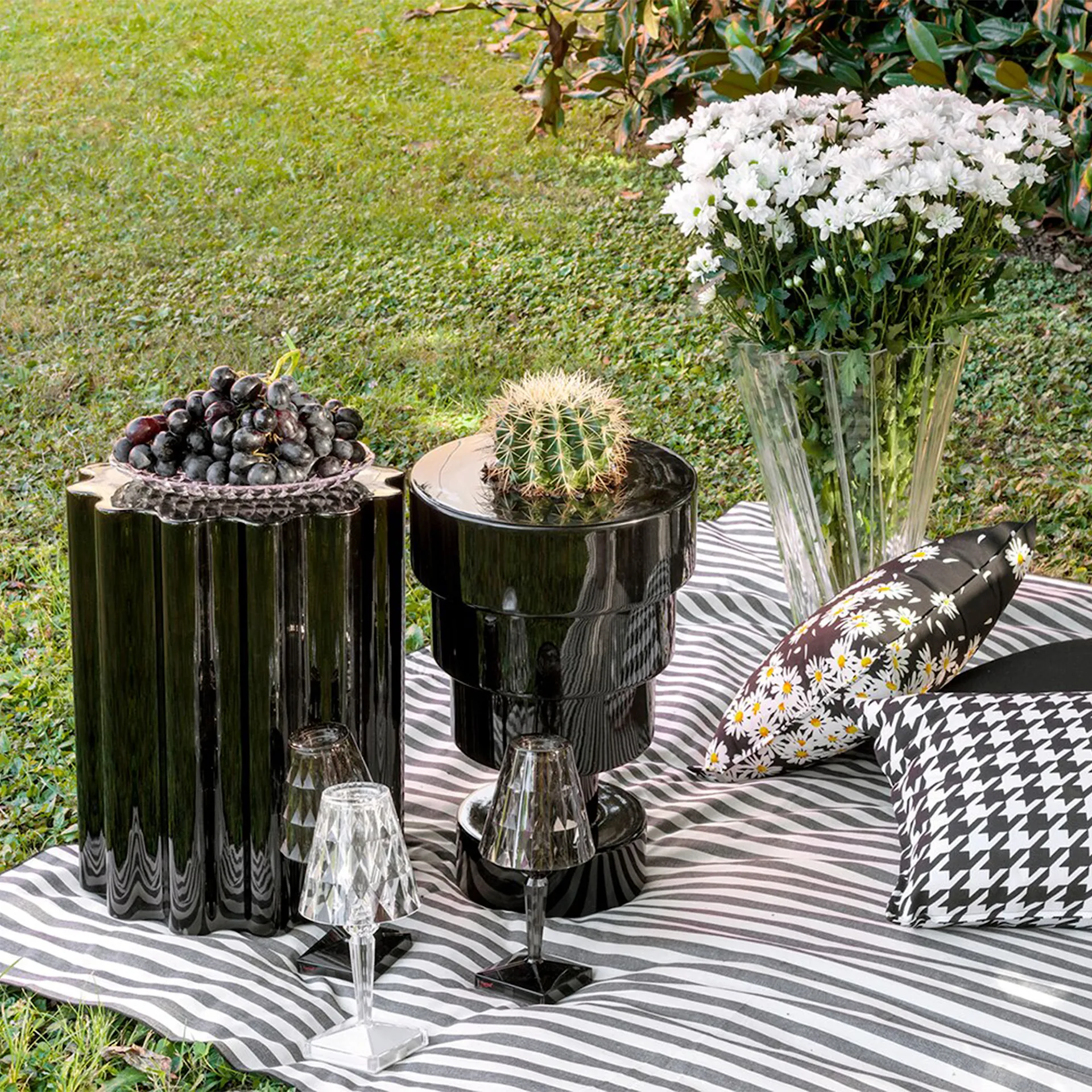 Calice Vase | Luxury Accessories | Kartell