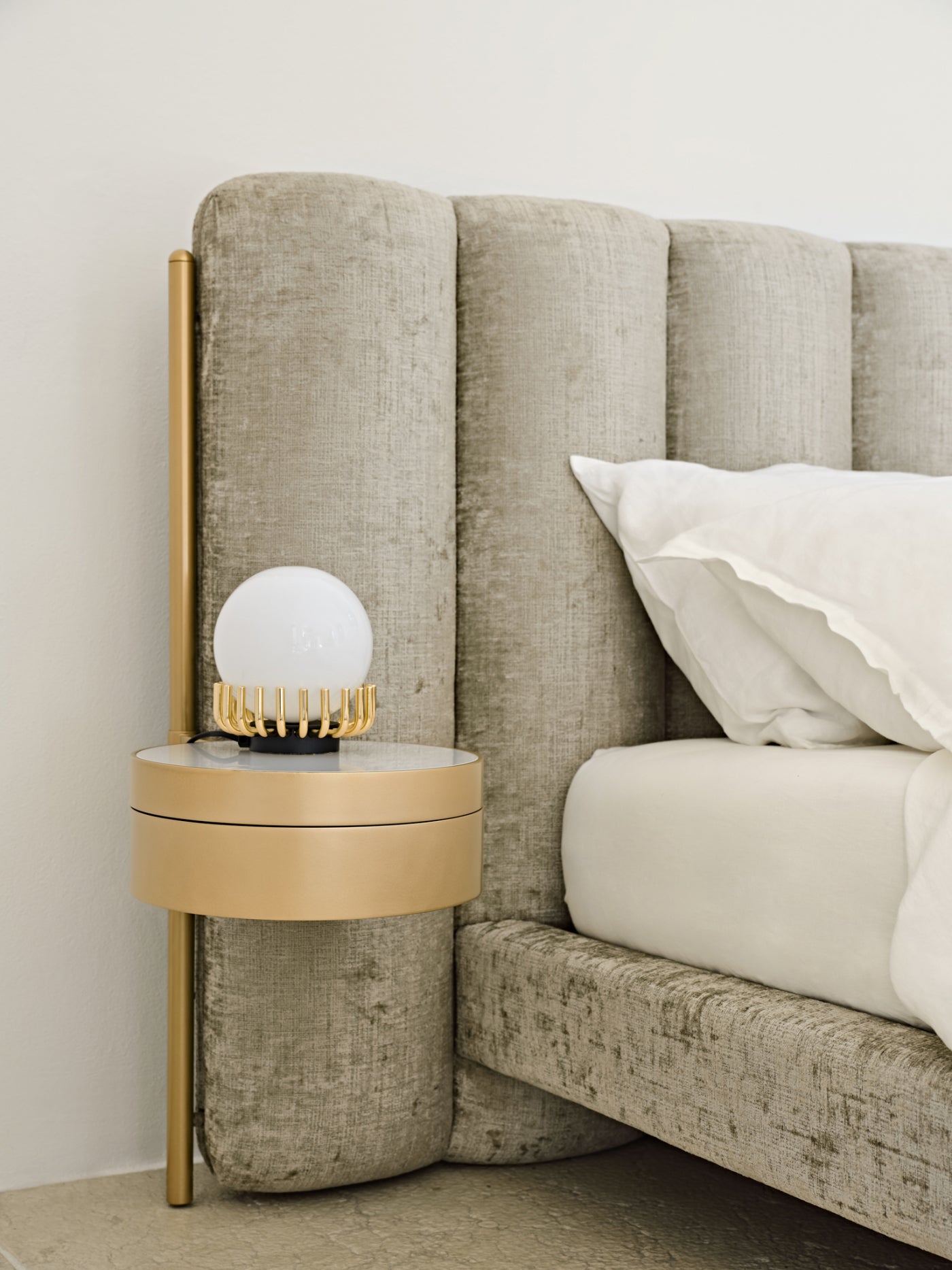 Ibisco Plus Bed | Luxury Living | Black Tie