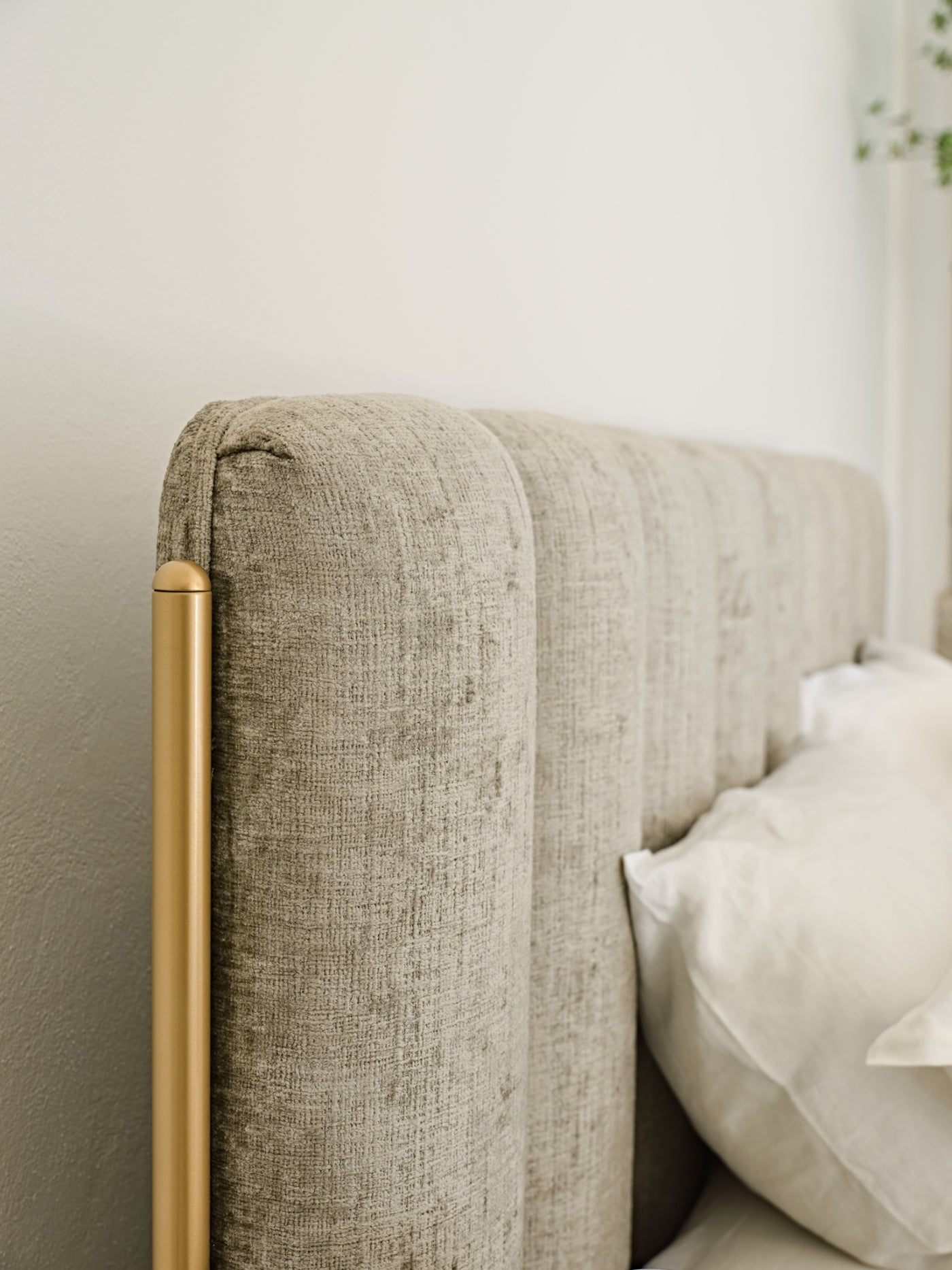 Ibisco Plus Bed | Luxury Living | Black Tie