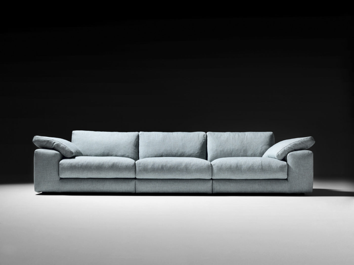 Dante Sofa | Designed by Pier Luigi Frighetto | Black Tie