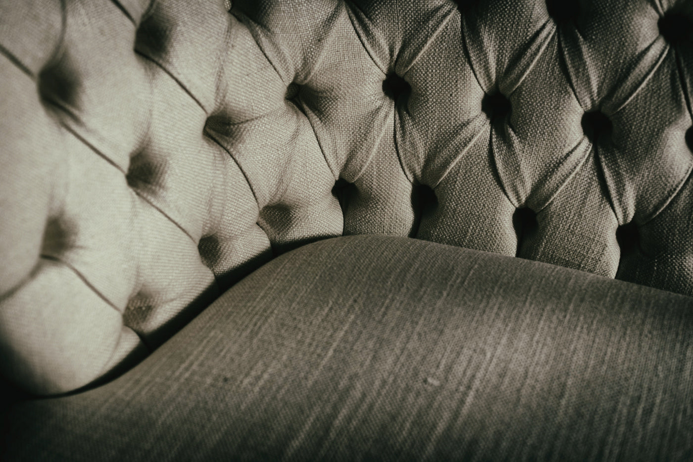 Penelope Daybed | Designed by Frighetto | Black Tie