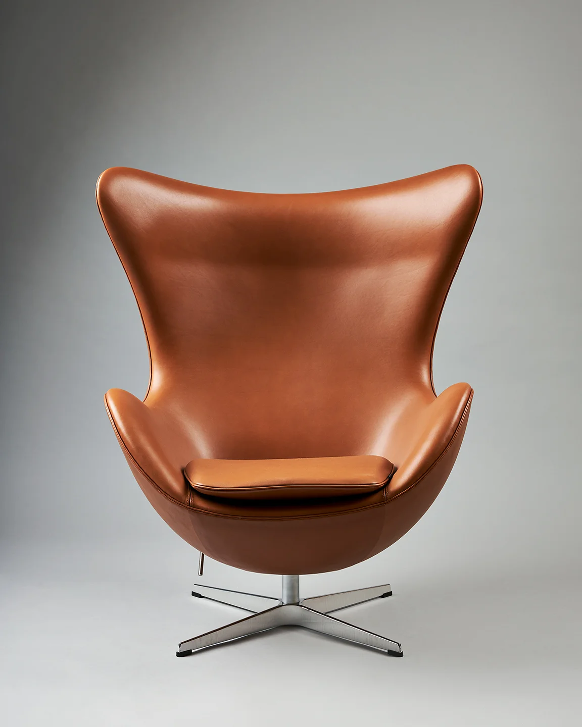 Egg Armchair by Arne Jacobsen Iconic Furniture | Icone Design Furniture