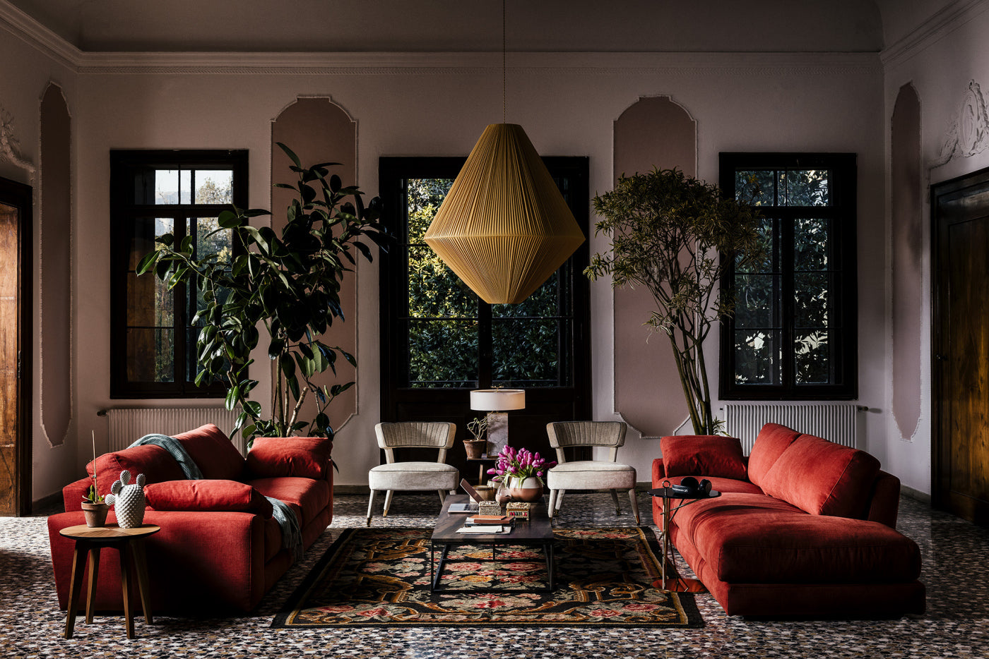 Dante Sofa | Designed by Pier Luigi Frighetto | Black Tie