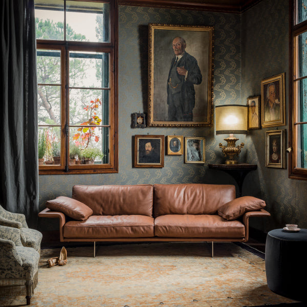 Alato Sofa | Designed by Pier Luigi Frighetto | Black Tie