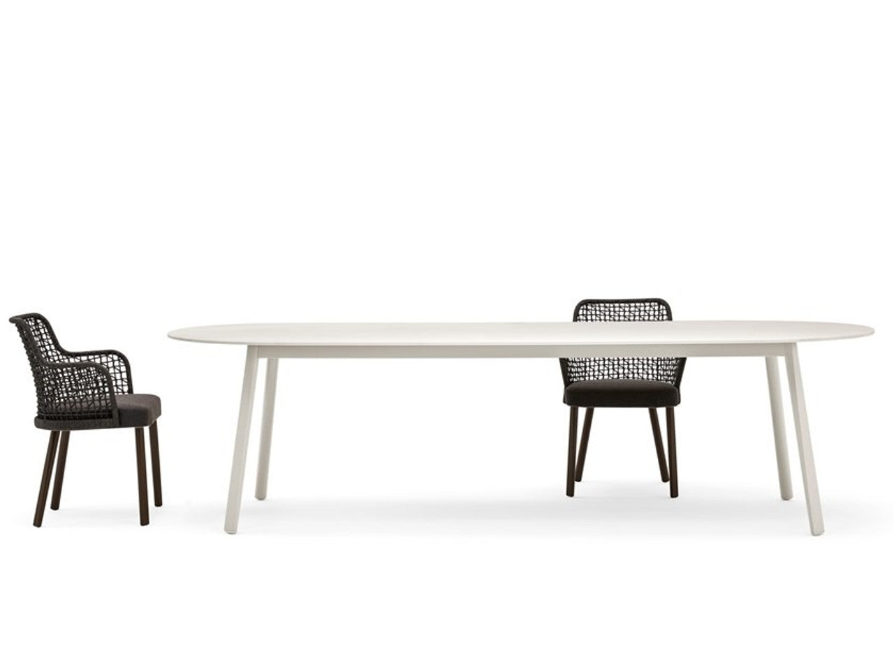 Emma Oval Dining Table | Designed by Monica Armani | Varaschin