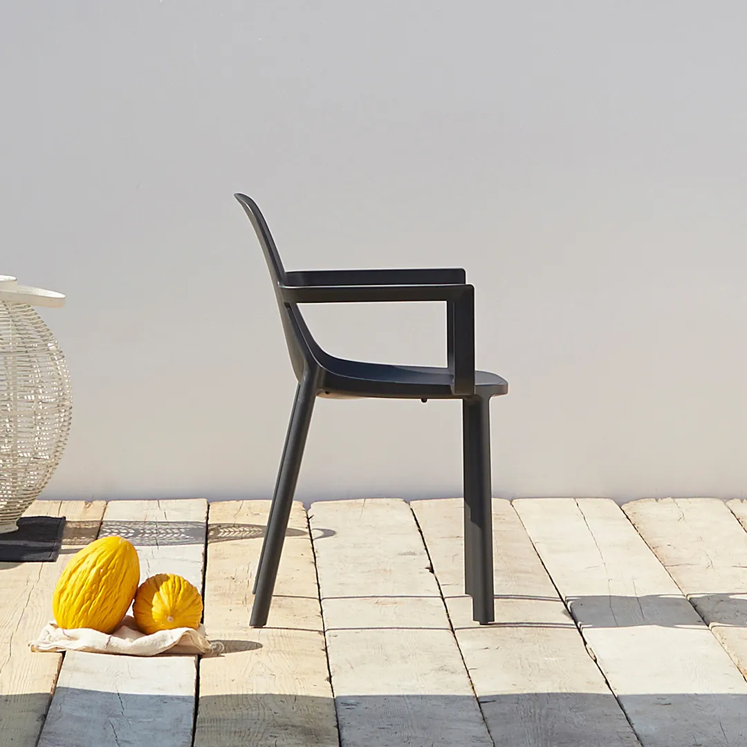 PIÙ Armchair by SCAB – Modern Stackable Outdoor Seating