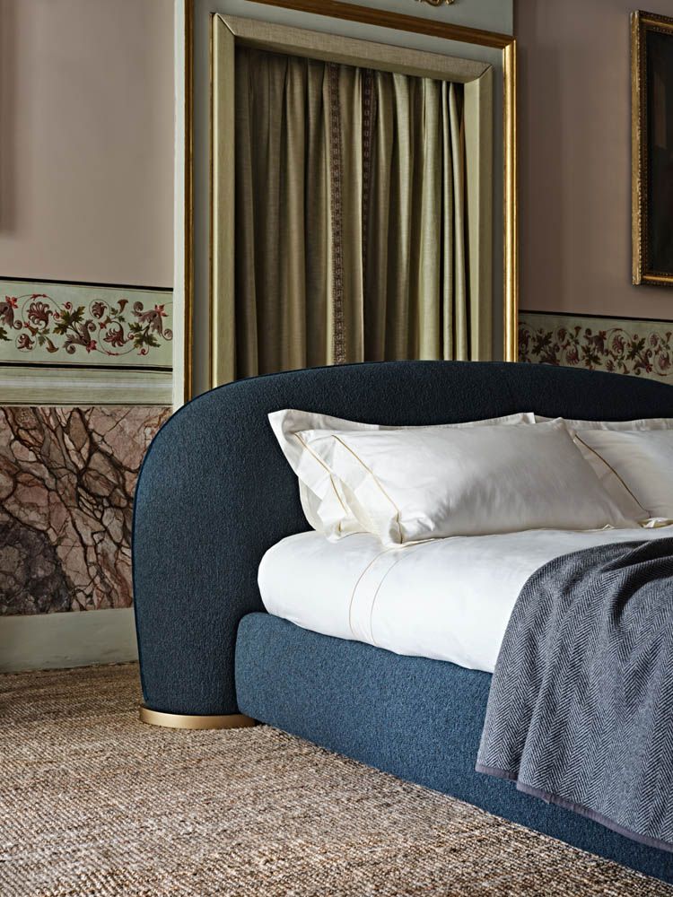 Toledo Bed | Designed by Frighetto | Black Tie