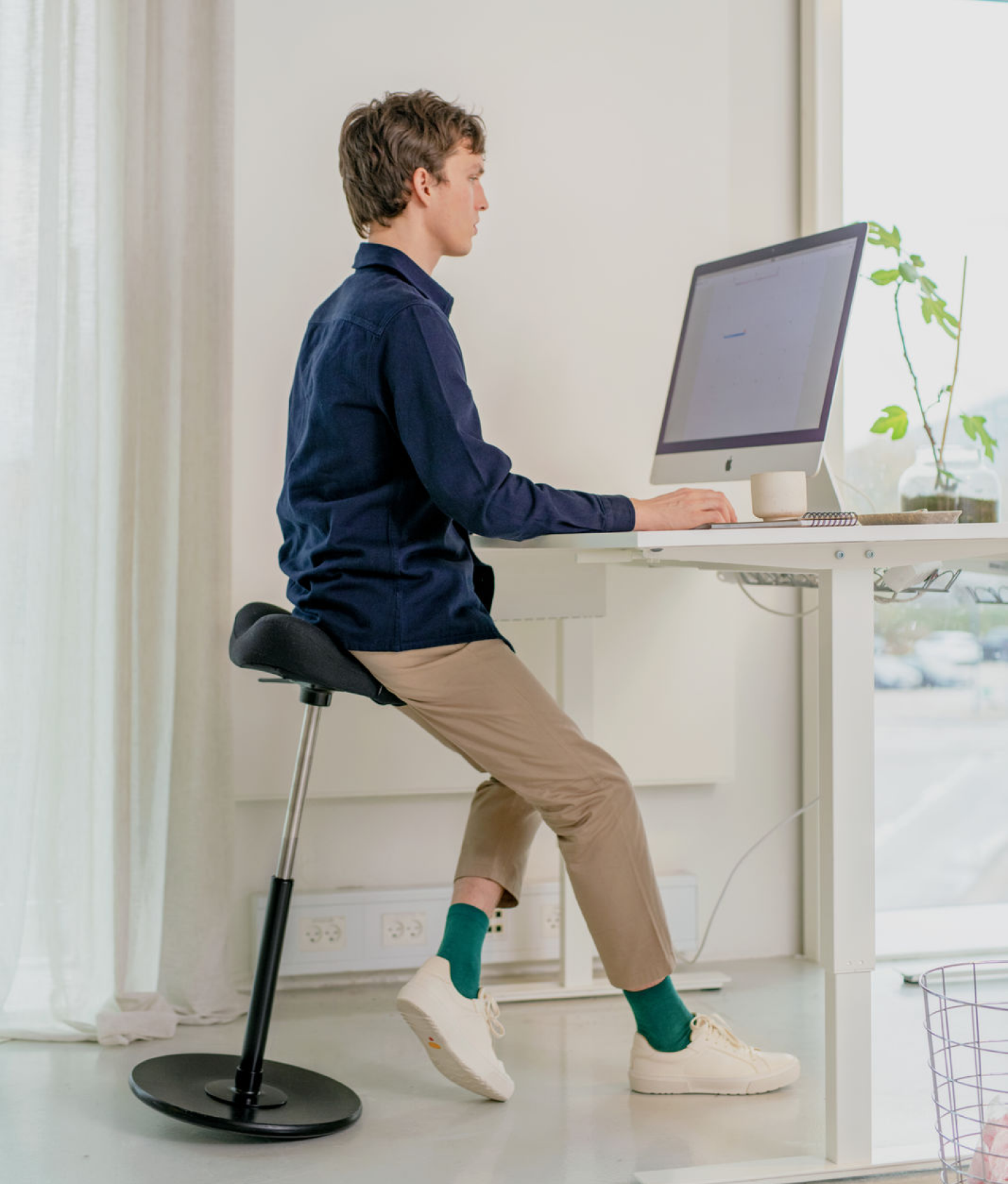 Move Compact Ergonomic Chair | Designed by P Oie | Varier