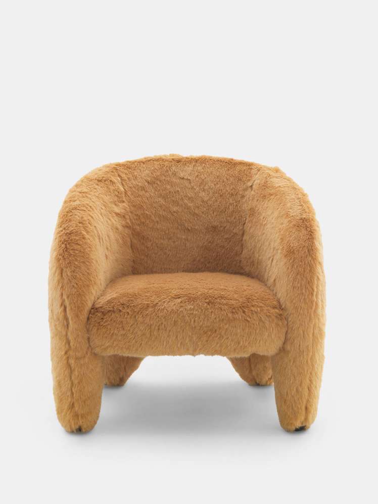 Yuzu Capsule Armchair | Designed by Claesson Koivisto Rune | Arflex