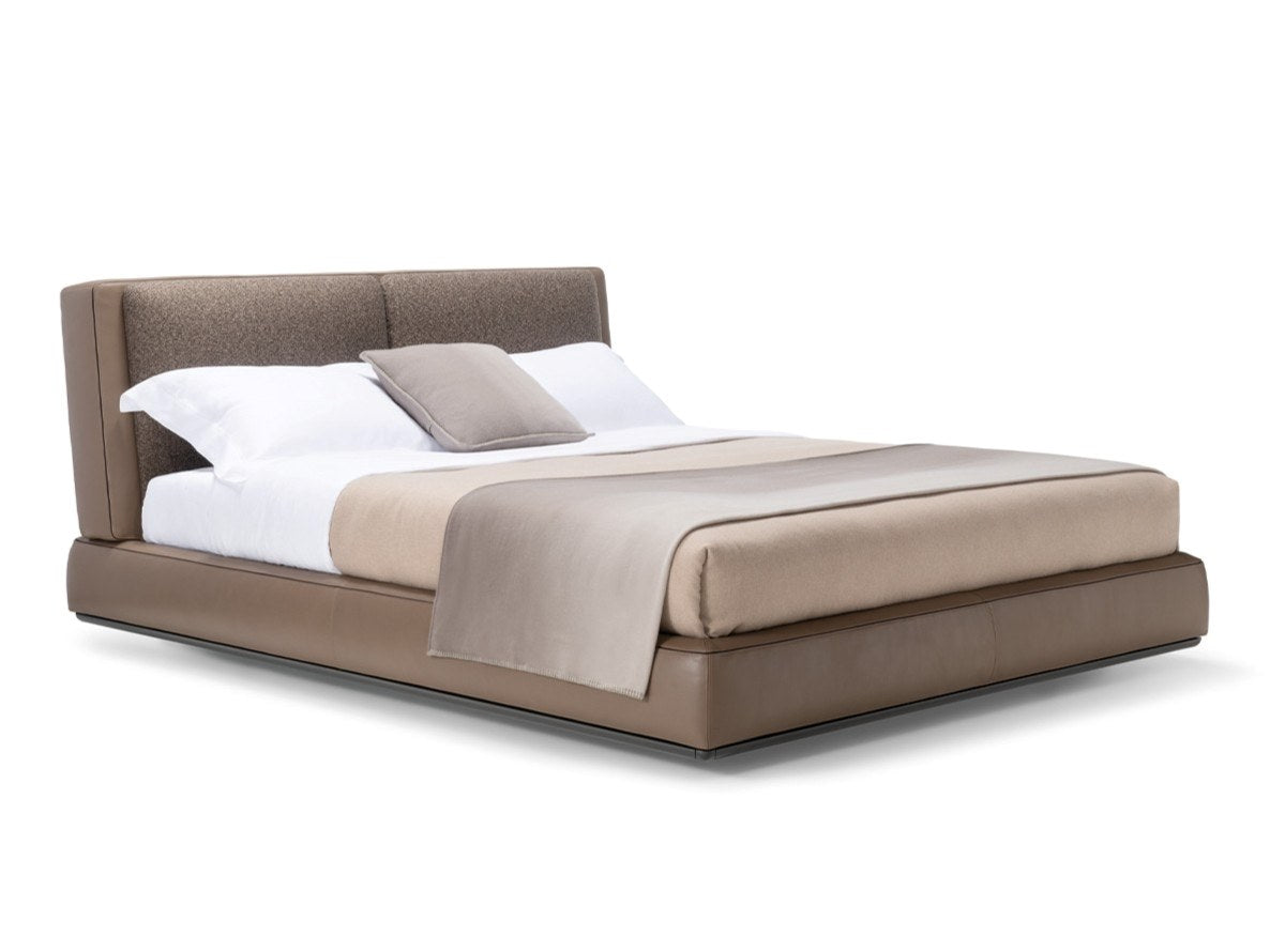 Molteni&C ALDGATE Bed by Rodolfo Dordoni | Luxury Upholstered Bed
