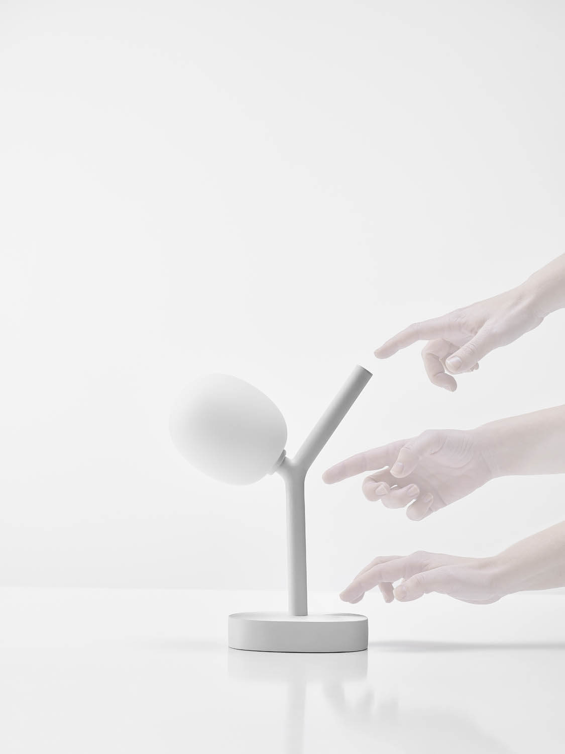 Ivy Battery Table Lamp | Luxury Lighting | Brokis