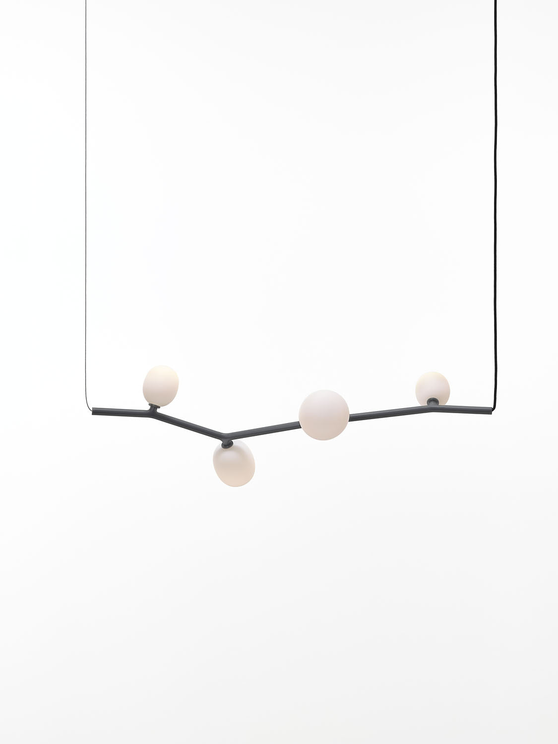 Ivy Horizontal Pendant Lamp | Luxury Lighting | Brokis