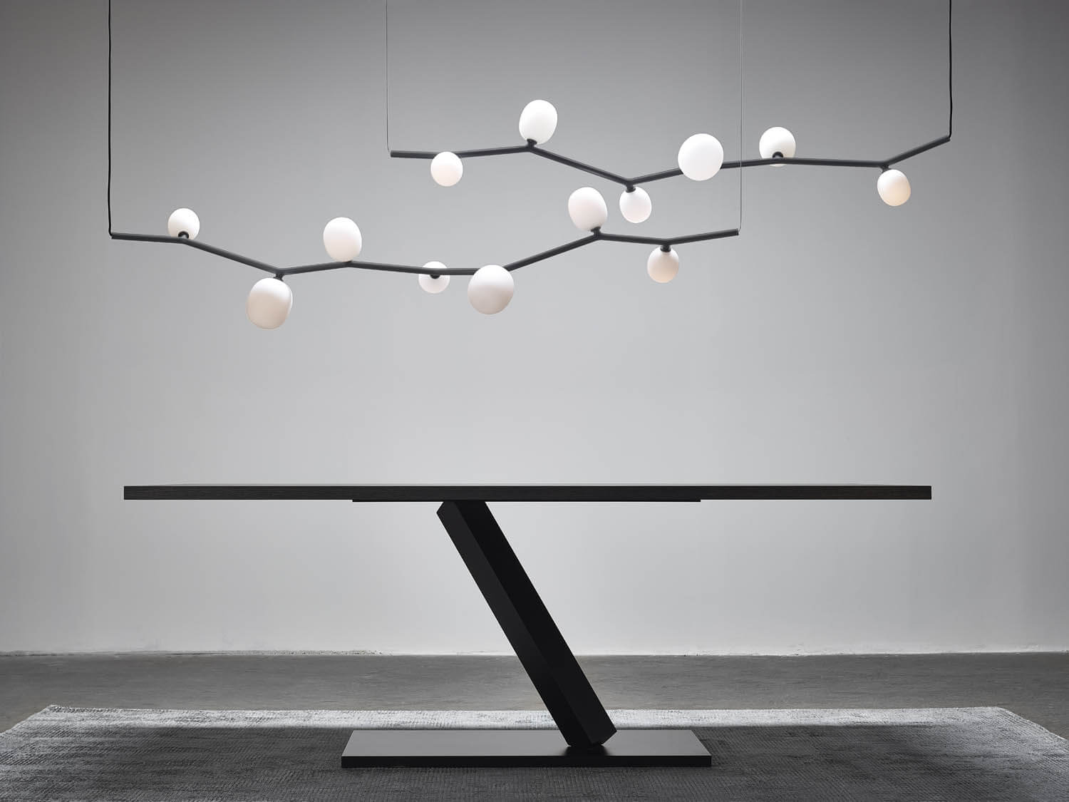 Ivy Horizontal Pendant Lamp | Luxury Lighting | Brokis