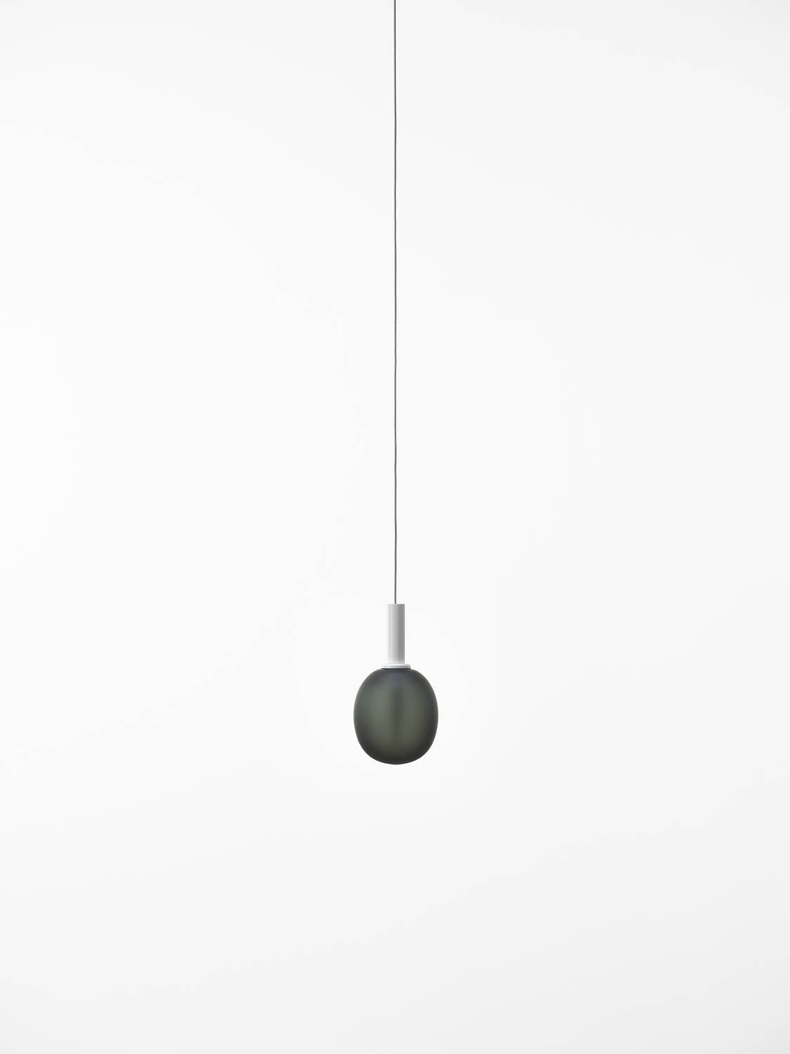 Ivy Single Pendant Lamp | Luxury Lighting | Brokis
