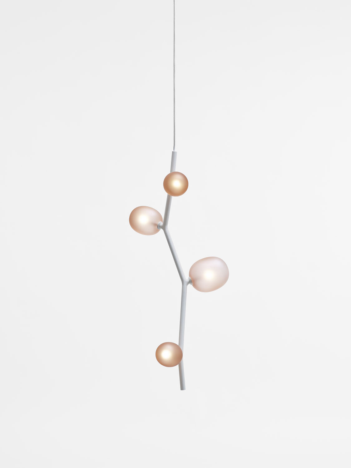 Ivy Vertical Pendant Lamp | Luxury Lighting | Brokis