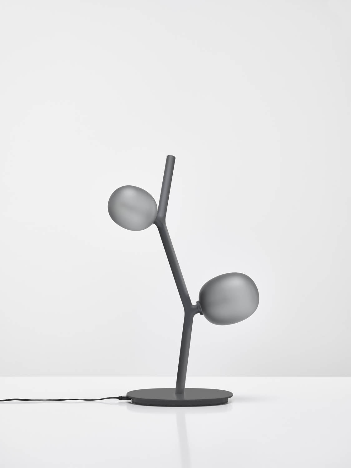 Ivy Table Lamp | Luxury Lighting | Brokis