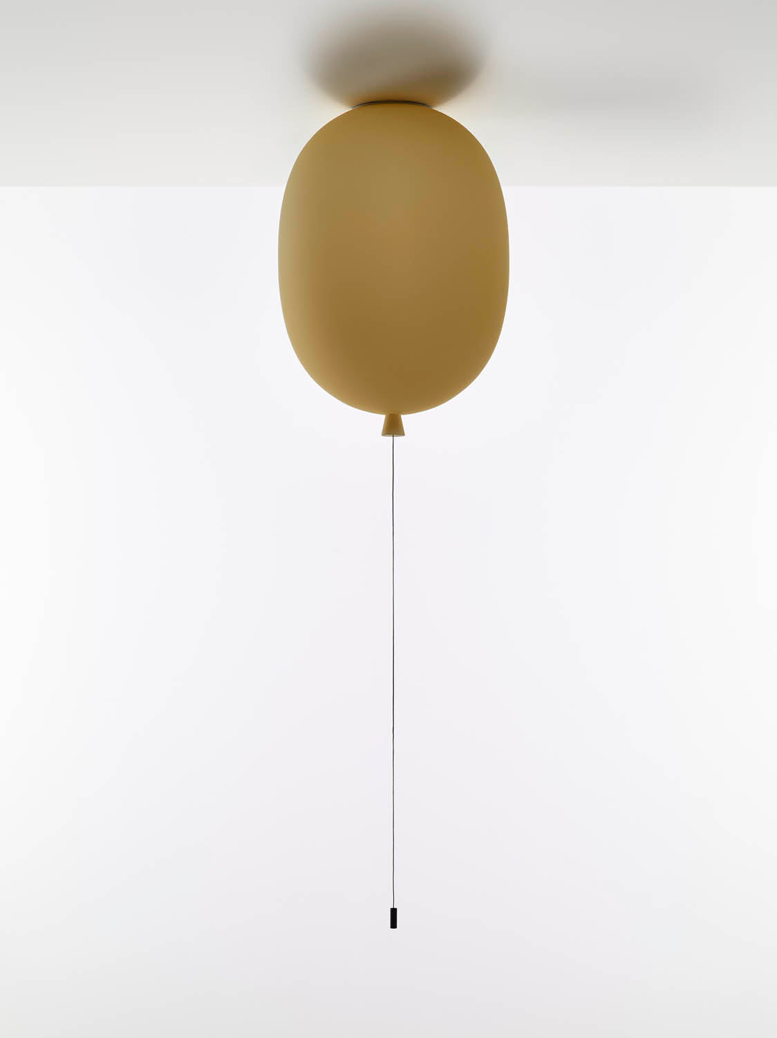 Memory Oval Ceiling Lamp | Luxury Lighting | Brokis