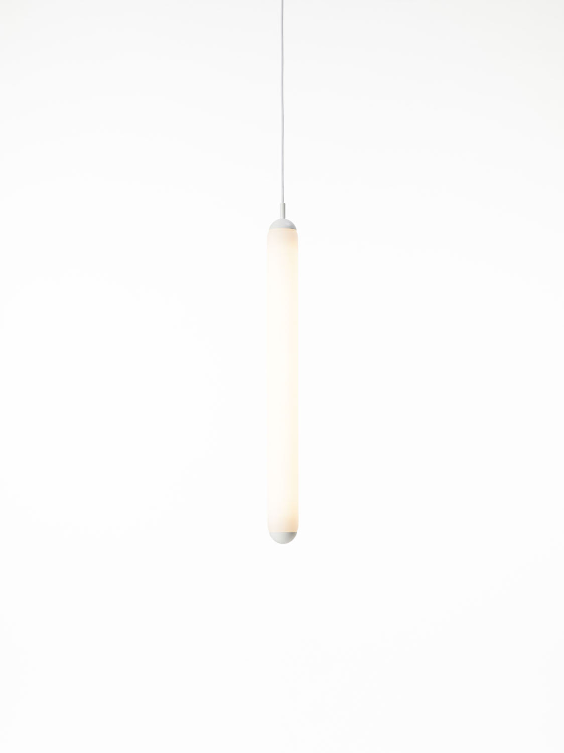 Puro Solo Vertical Pendant Lamp | Luxury Lighting | Brokis