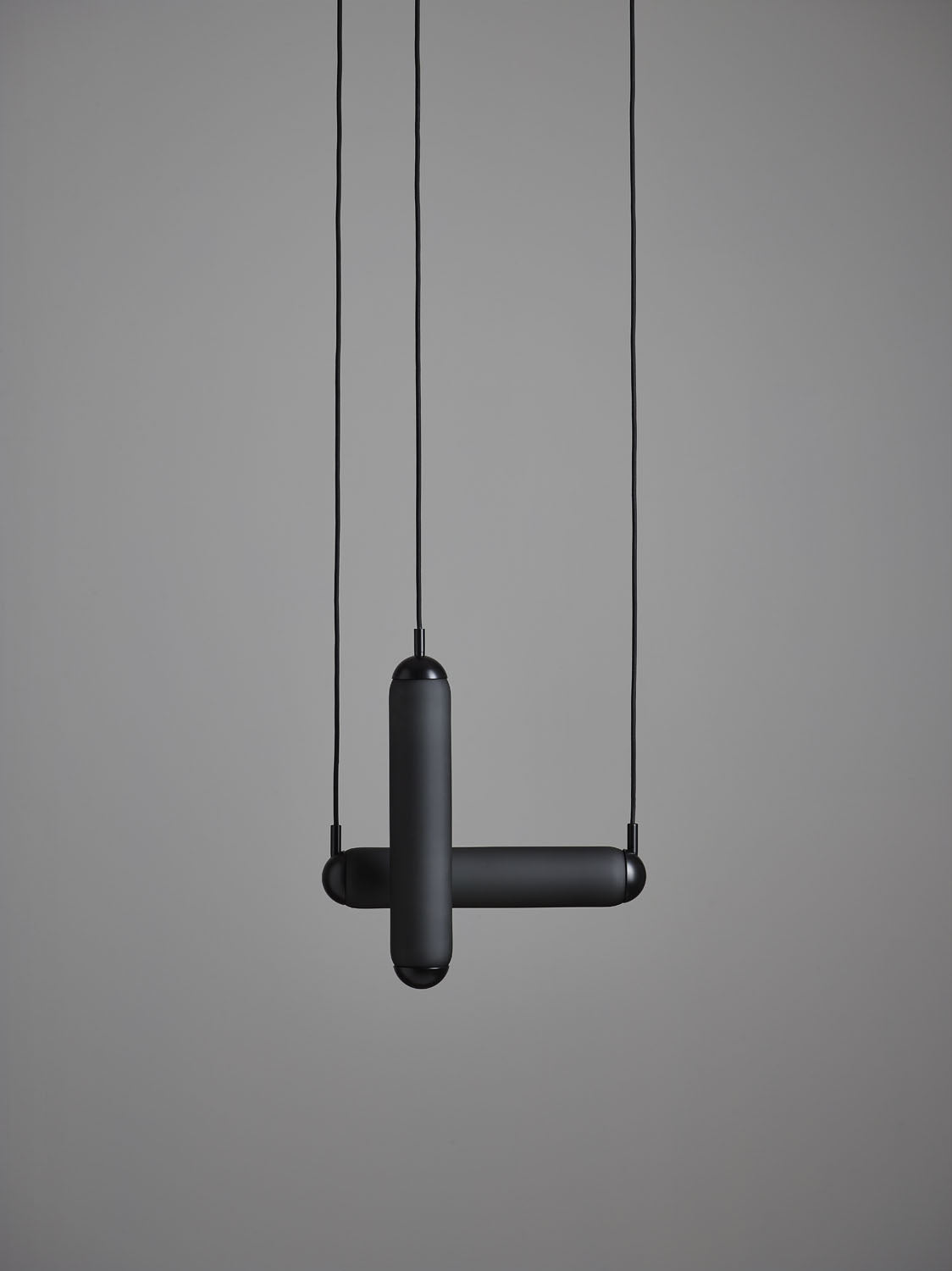 Puro Solo Horizontal Pendant Lamp | Brokis