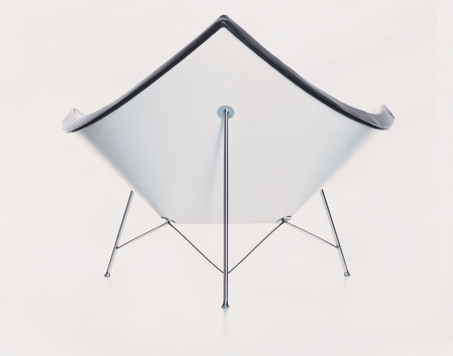 Vitra Coconut Chair by George Nelson | Iconic Leather Lounge Chair