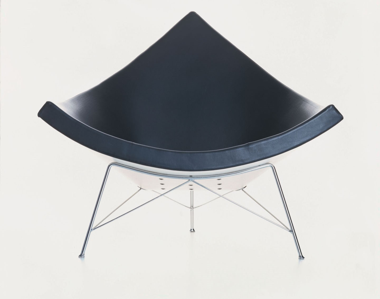 Vitra Coconut Chair by George Nelson | Iconic Leather Lounge Chair