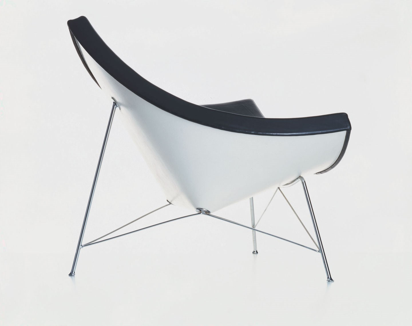Vitra Coconut Chair by George Nelson | Iconic Leather Lounge Chair