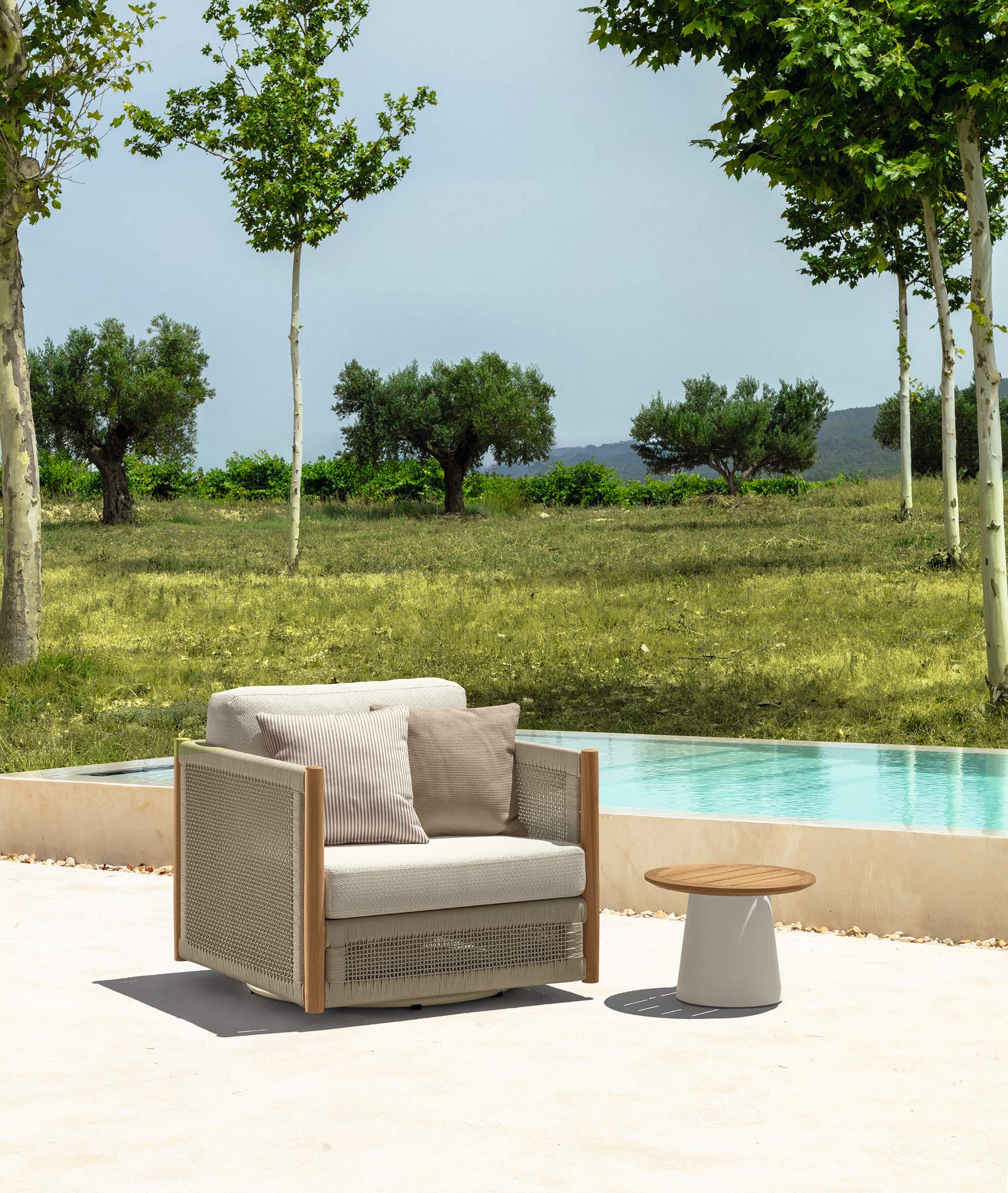 Dolcevita Swivel Living Armchair | Luxury Talenti Outdoor Living