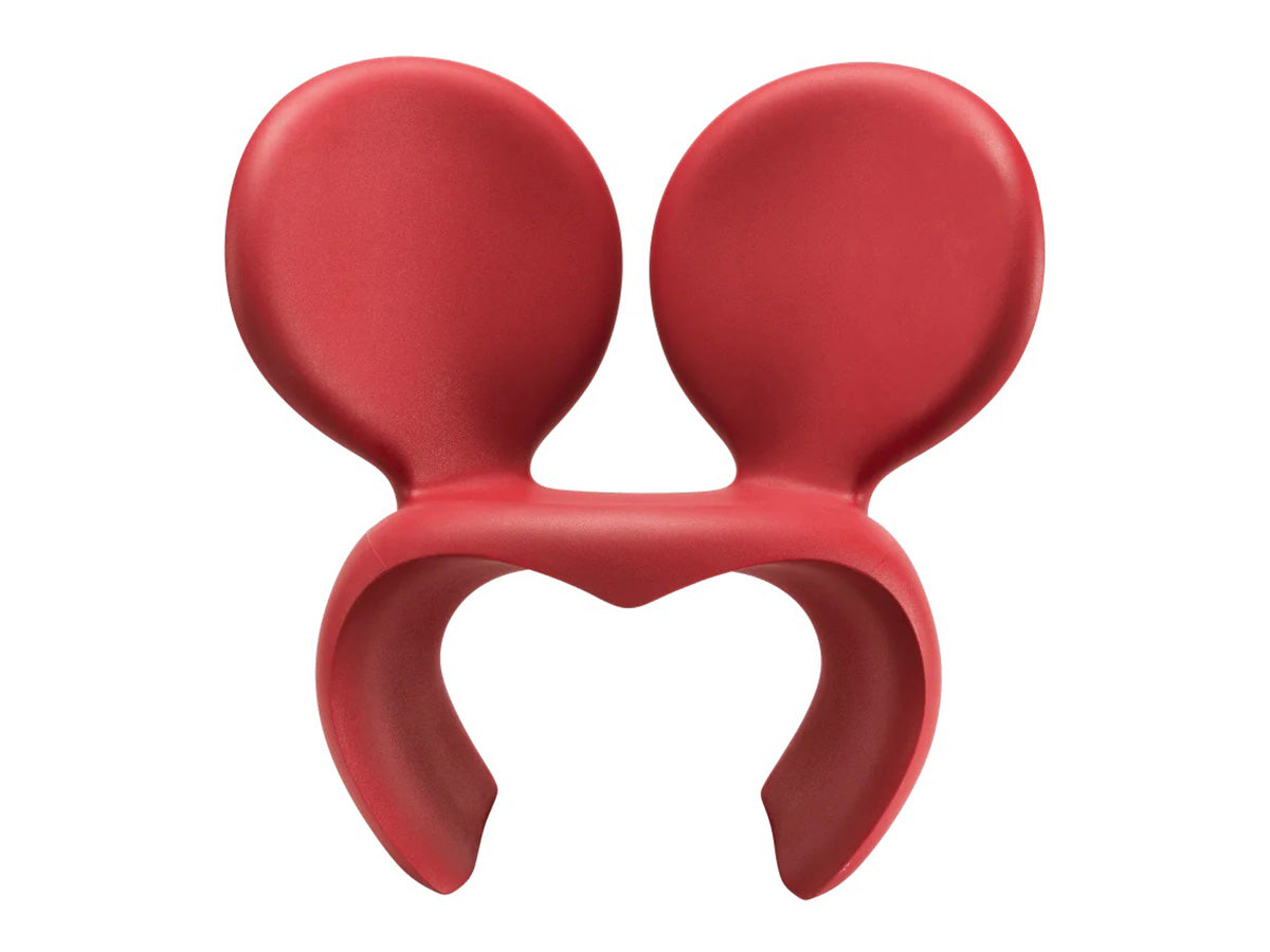 Front view of the Don't F**k With The Mouse Armchair by Ron Arad for Qeeboo, made of recyclable polyethylene.