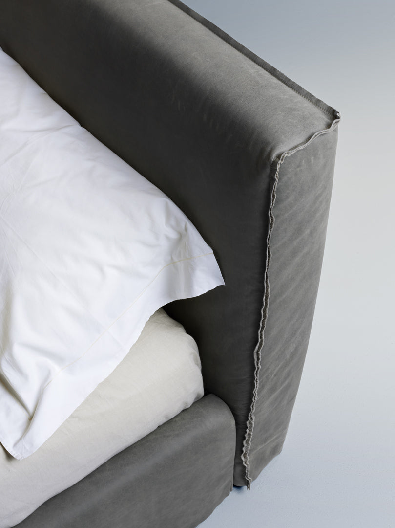 Dress Bed | Luxury Furniture | MyHome Collection