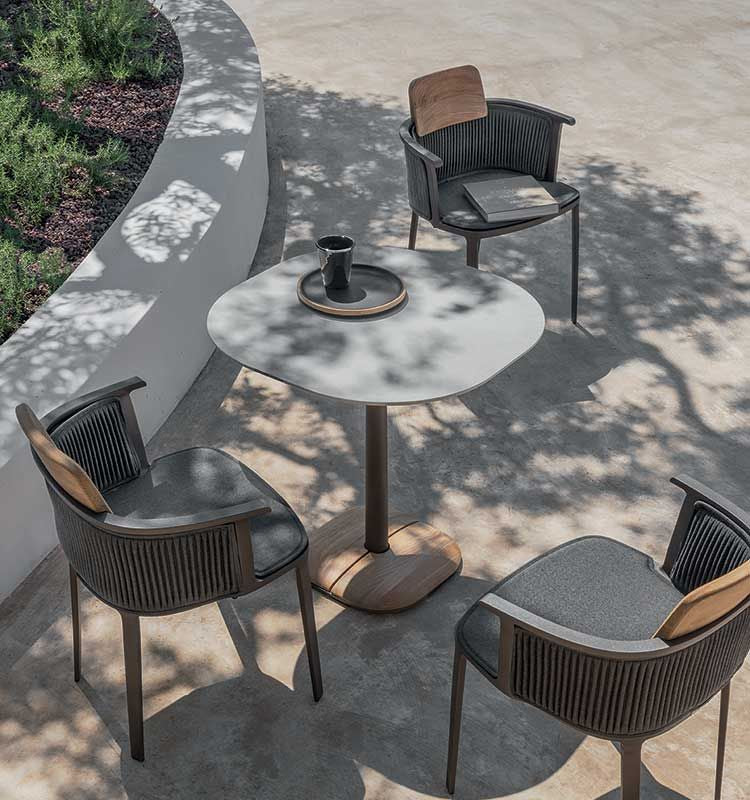 Enjoy Dining Table | Designed by Ethimo Studio | Ethimo