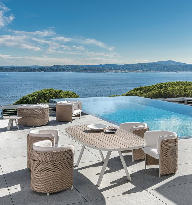 Esedra Oval Dining Table | Designed by Luca Nichetto | Ethimo