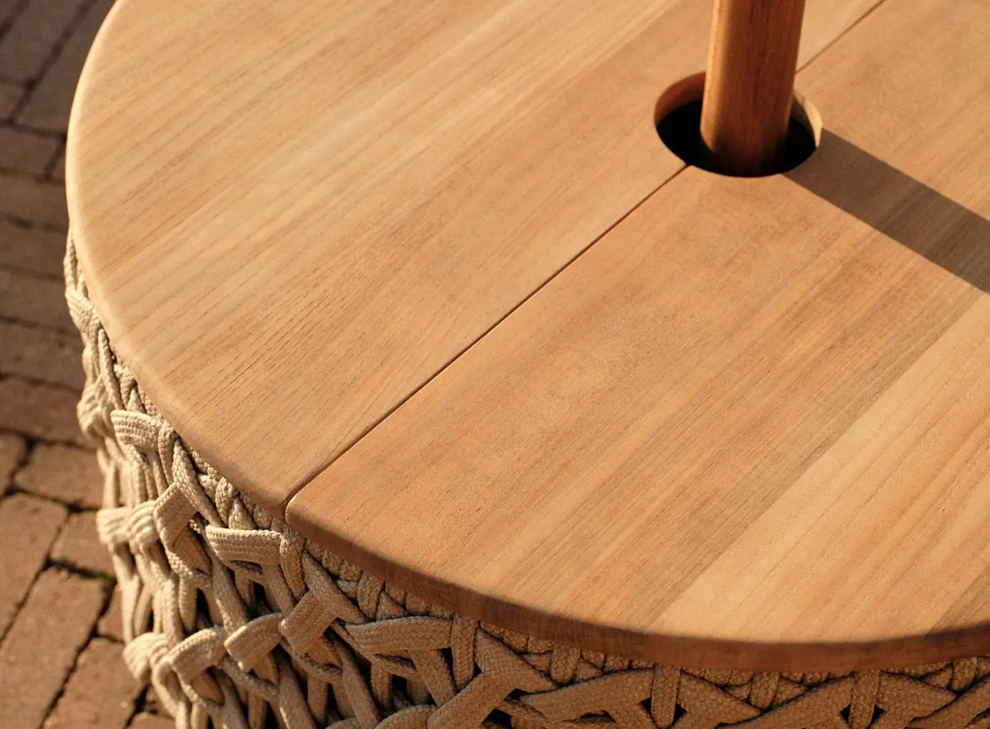 Ginko Parasol | Designed by Zanellato/Bortotto | Outdoor Luxury | Ethimo