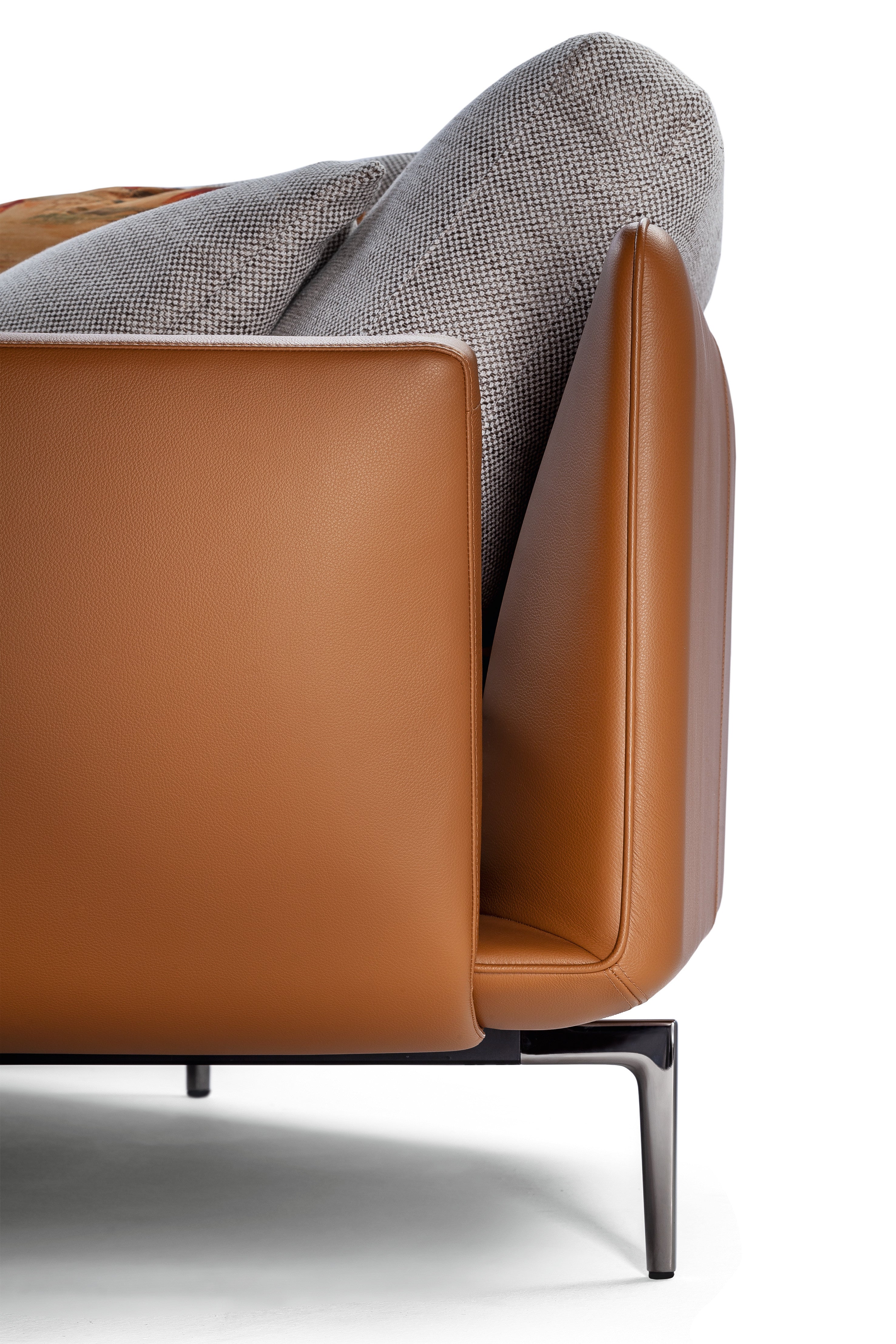 Poltrona Frau GET BACK 2-Seater Sofa by Palomba Serafini | Luxury Sofa
