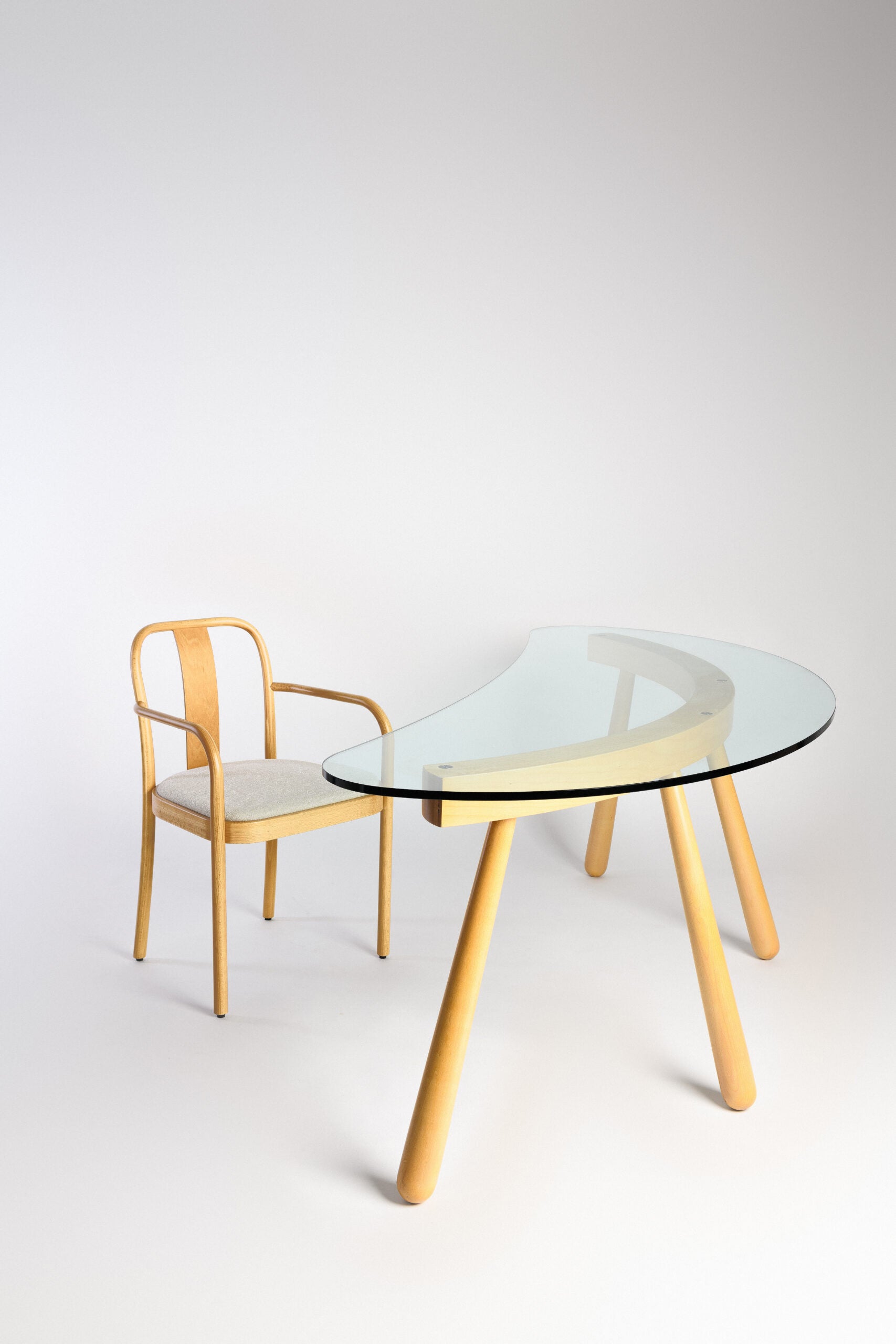 Boomerang Desk | Classic Design by Wiener GTV Design