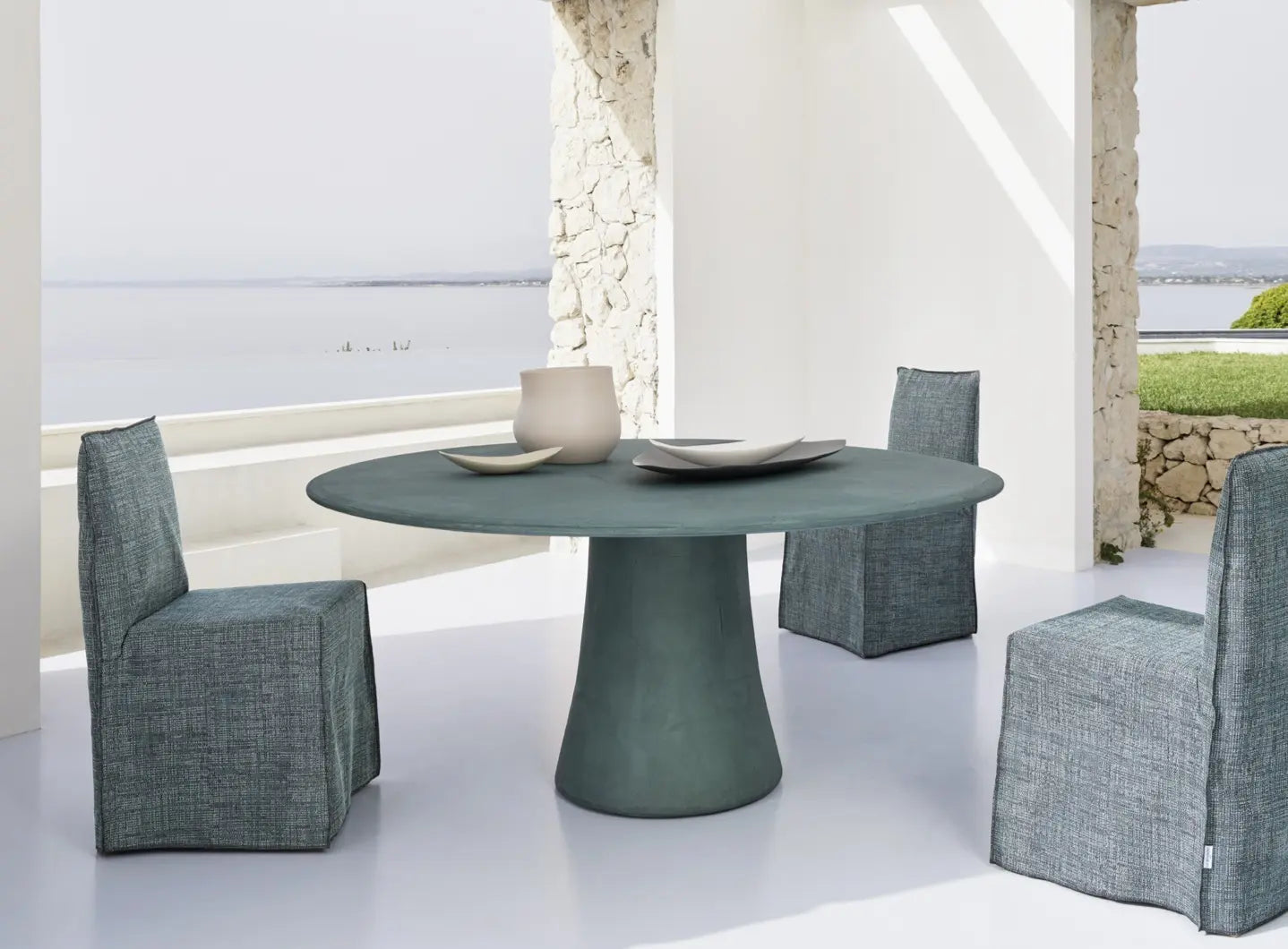 Noa Round Dining Table | Luxury Furniture | Gervasoni