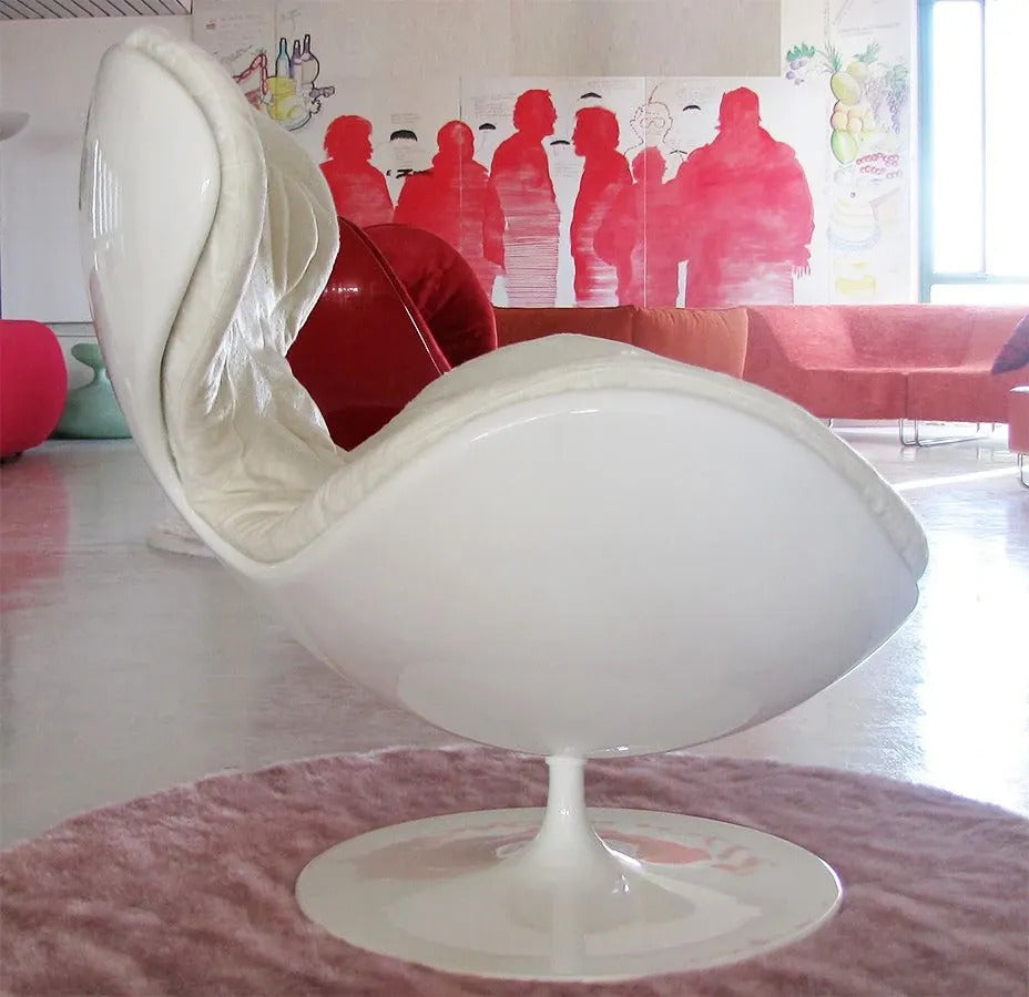 Jetsons Armchair styled in a contemporary living room, emphasizing its futuristic presence.