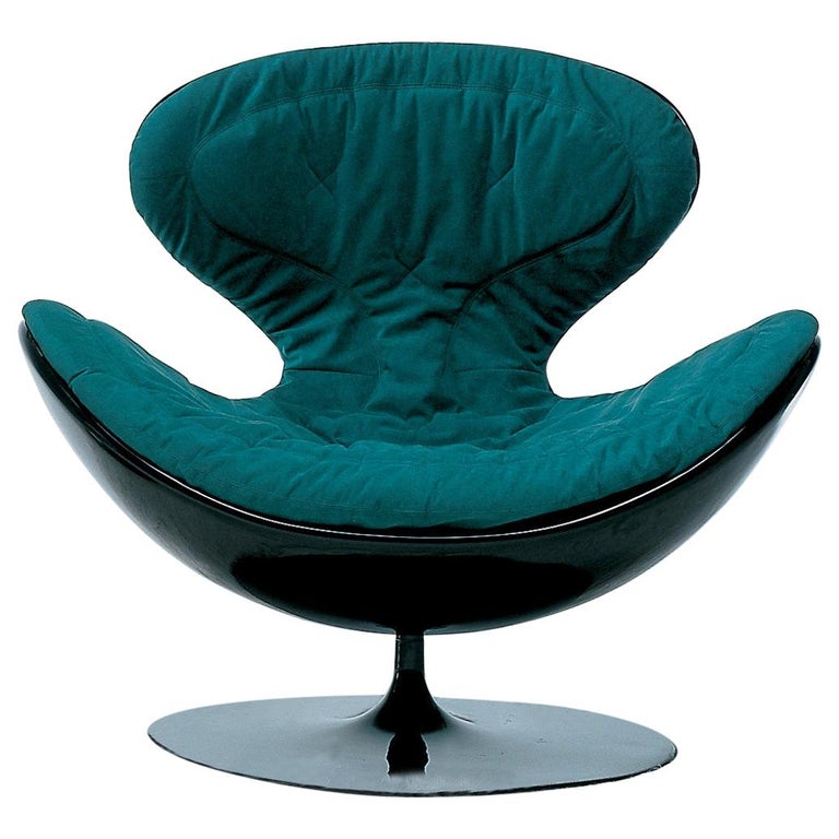 Front view of the Jetsons Armchair by Giovannetti, futuristic design by Guglielmo Berchicci.