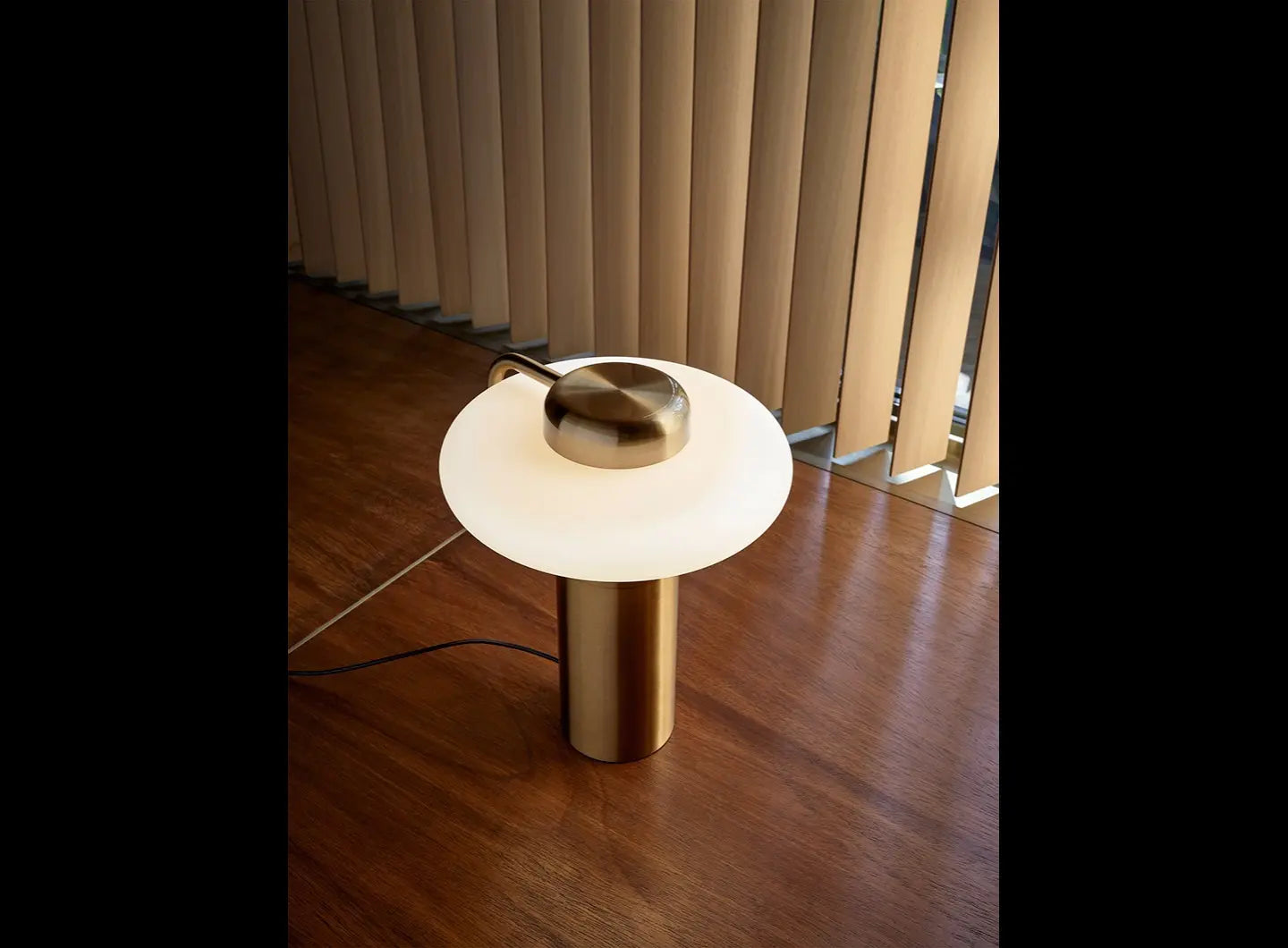 Tratto Table Lamp | Luxury Lighting |  KDLN