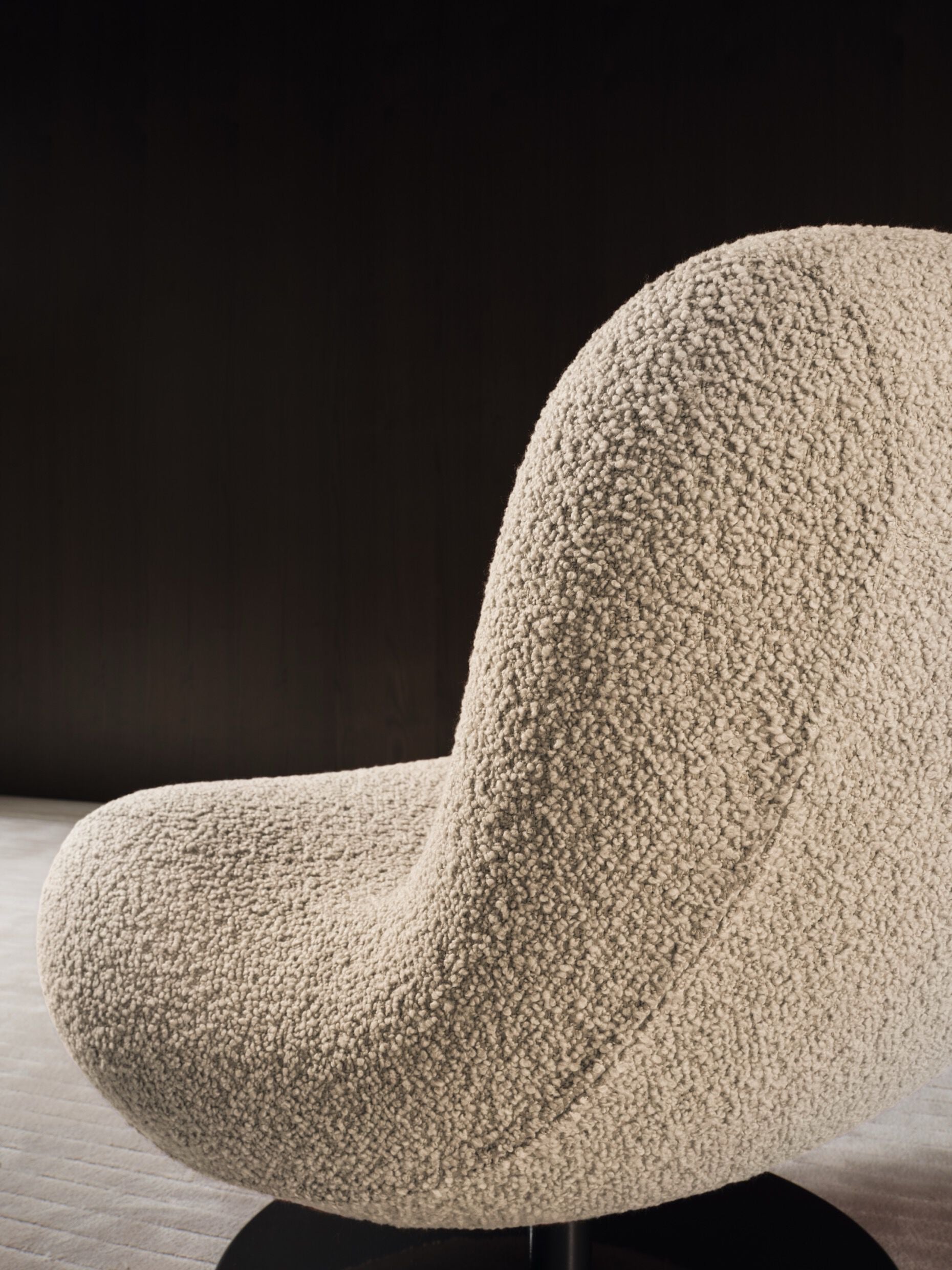 Bosco Swivel Armchair by Naoto Fukasawa | Luxury Leather Lounge Chair
