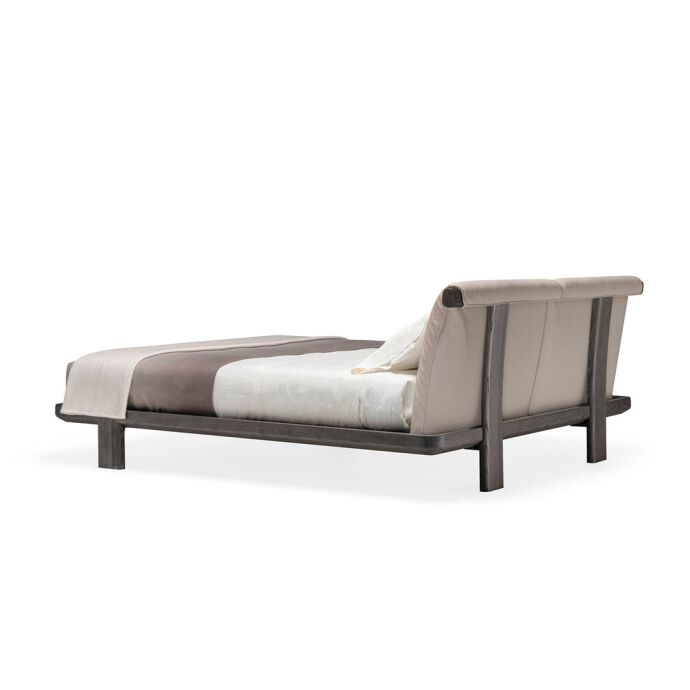 TIBEAU Bed by Yabu Pushelberg | Luxury Upholstered Italian Bed