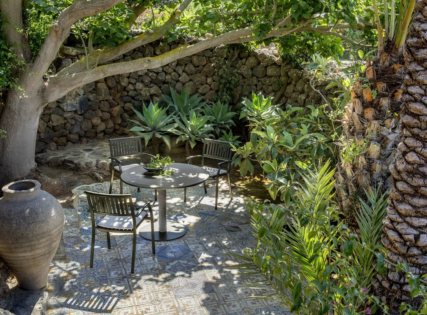 Noon Round Outdoor Dining Table | Outdoor Luxury | Ethimo