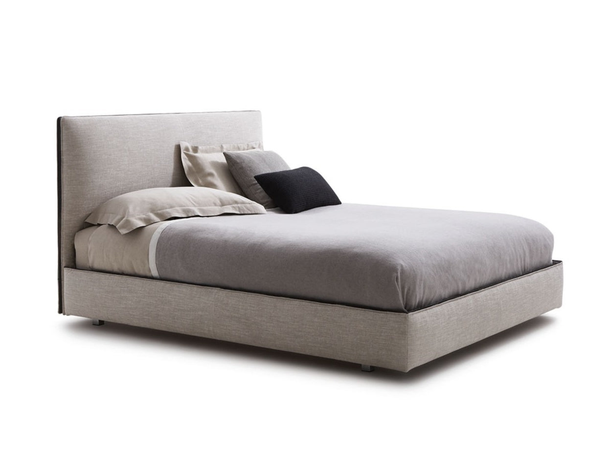 Molteni&C RIBBON Storage Bed by Vincent Van Duysen | Luxury Bed
