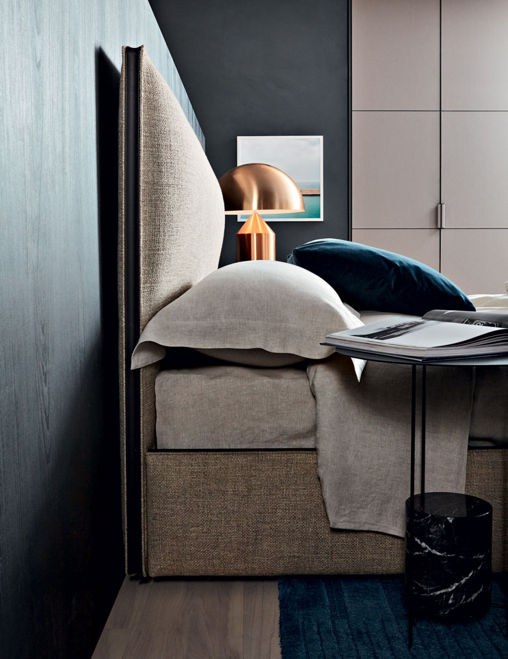 Molteni&C RIBBON Storage Bed by Vincent Van Duysen | Luxury Bed