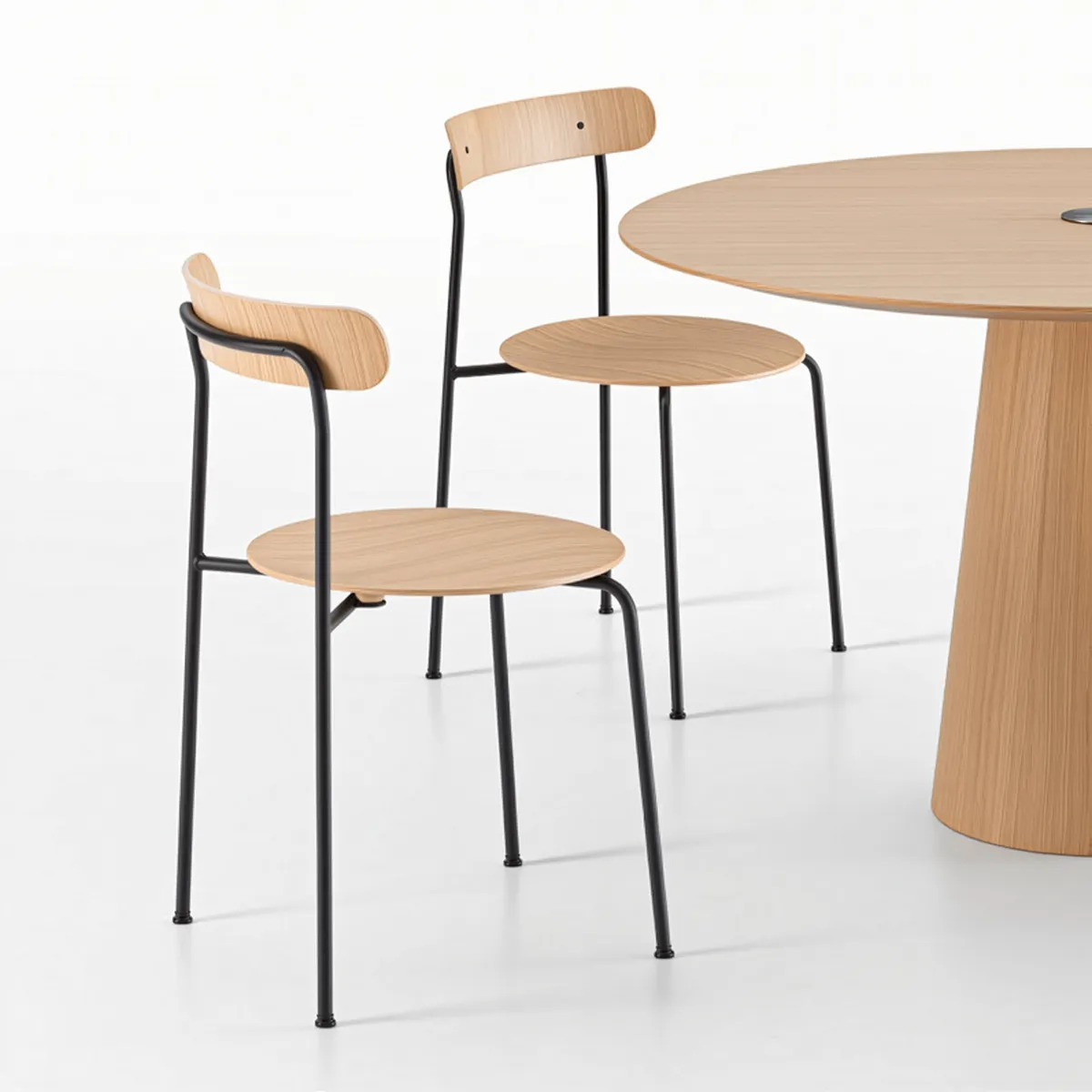Beret Stackable Dining Chair | Luxury Furniture | Crassevig