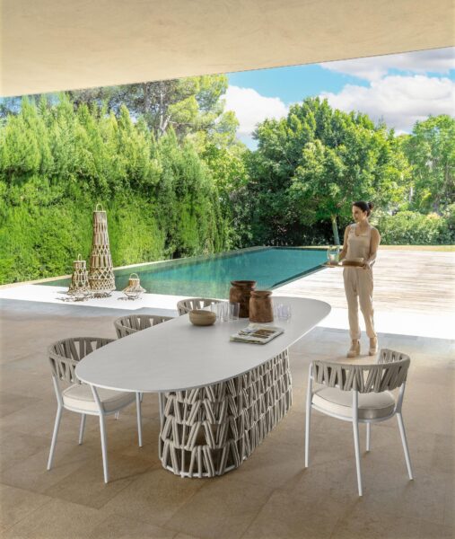 Swipe Oval Dining Table | Luxury Talenti Outdoor Living