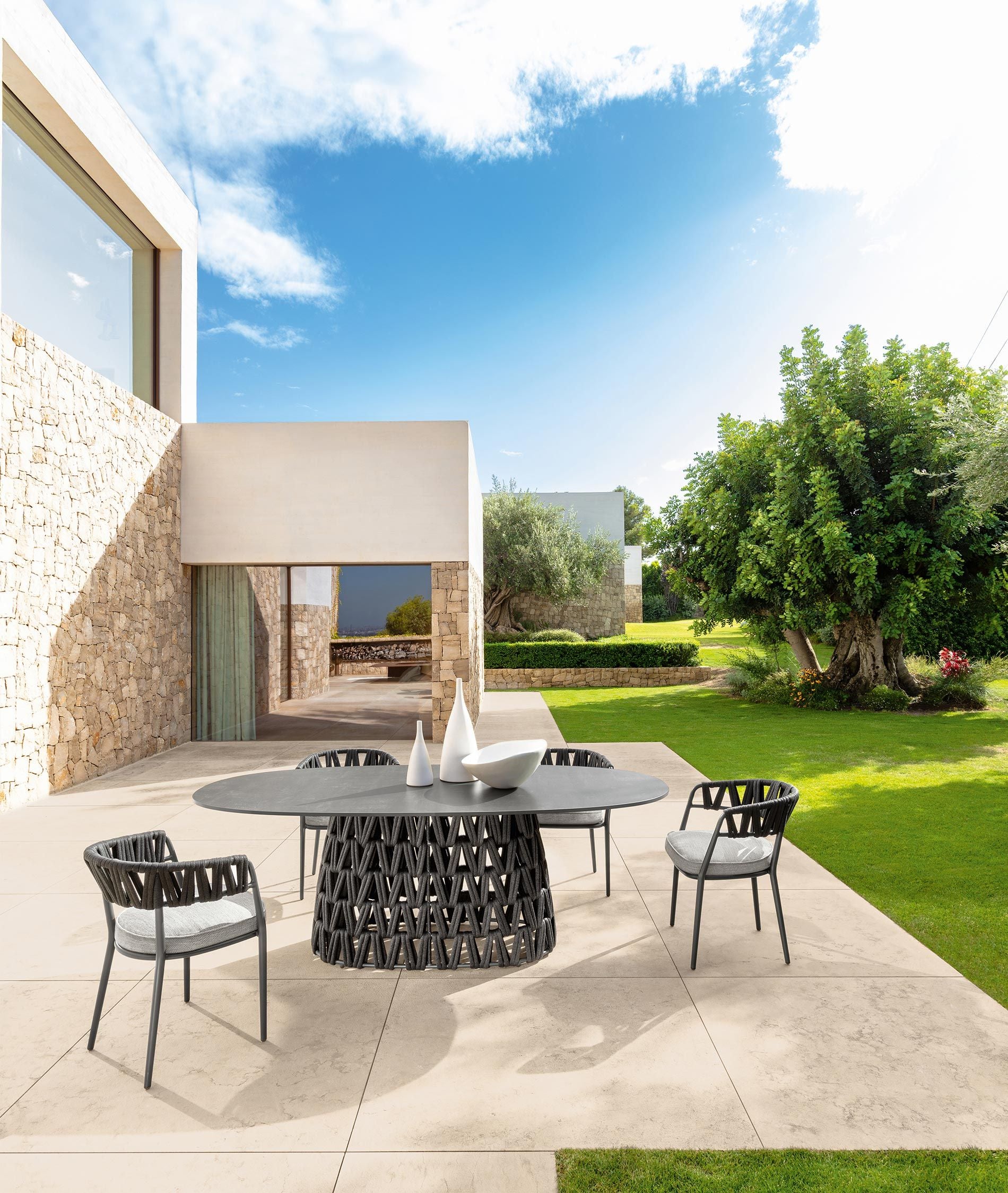 Swipe Oval Dining Table | Luxury Talenti Outdoor Living