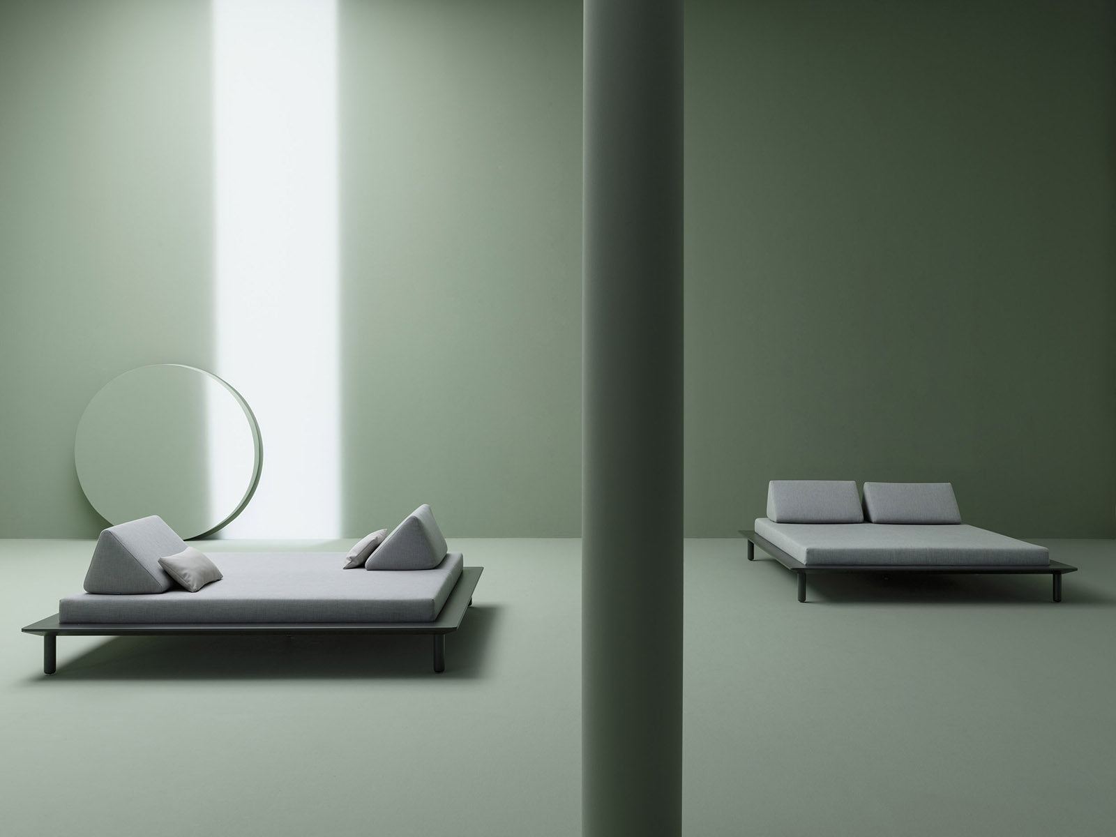 Sunmoon Outdoor Tatami | Designed by José Manuel Ferrero | Varaschin