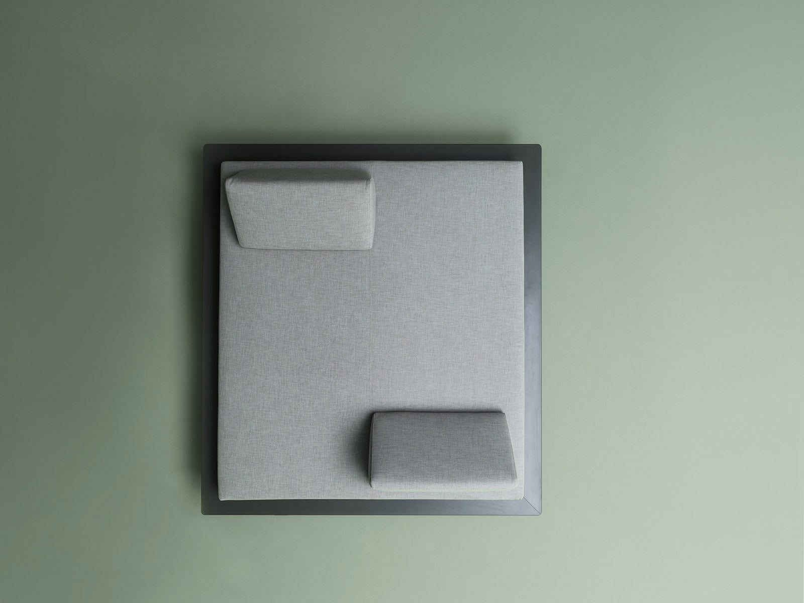 Sunmoon Outdoor Tatami | Designed by José Manuel Ferrero | Varaschin