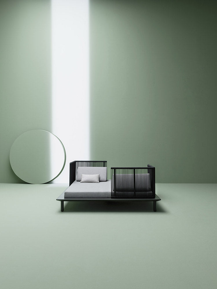 Sunmoon Outdoor Vis à Vis Daybed | Designed by José Manuel Ferrero | Varaschin