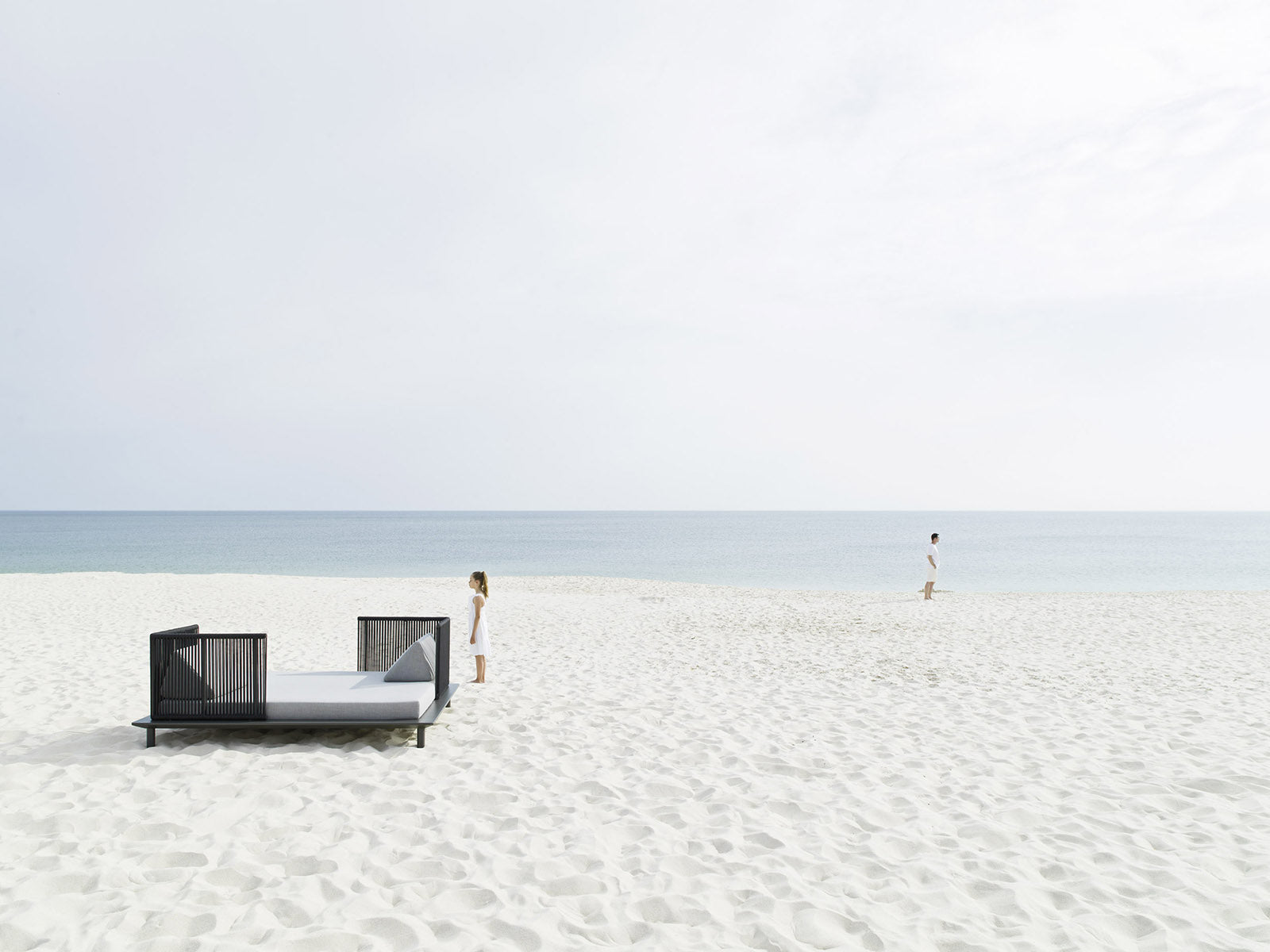 Sunmoon Outdoor Vis à Vis Daybed | Designed by José Manuel Ferrero | Varaschin